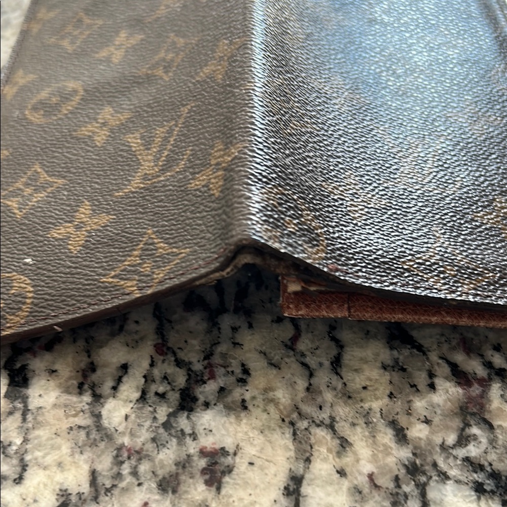 Louis Vuitton Monogram Wallet - Picture 4 of 9